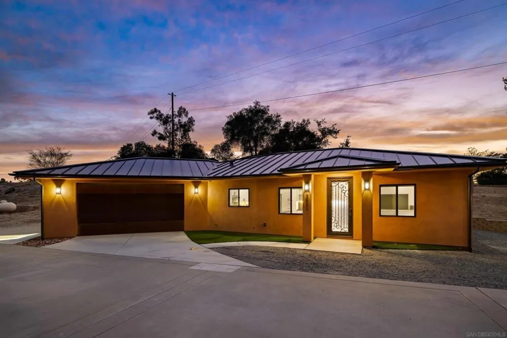 3023 Via Viejas Alpine, CA 91901