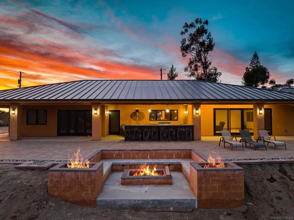 3023 Via Viejas Alpine, CA 91901