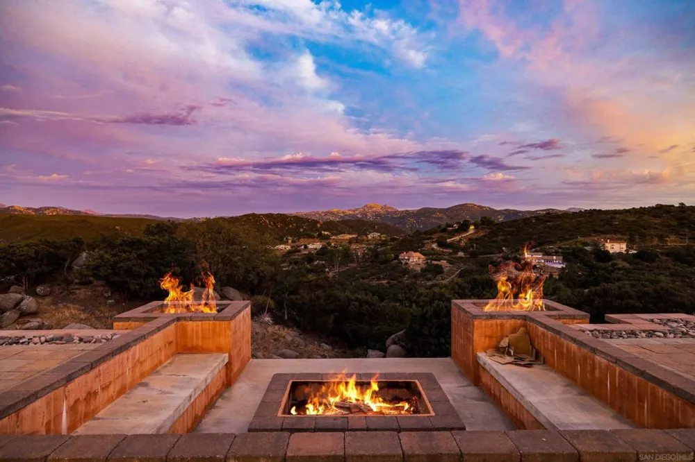3023 Via Viejas Alpine, CA 91901