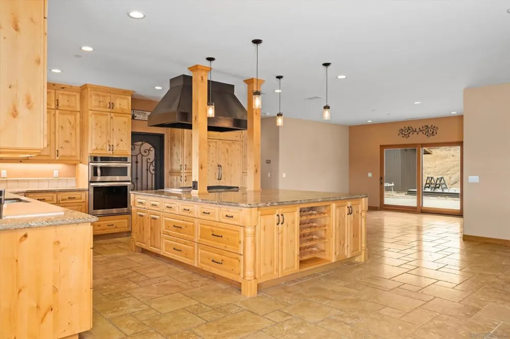 3023 Via Viejas Alpine, CA 91901