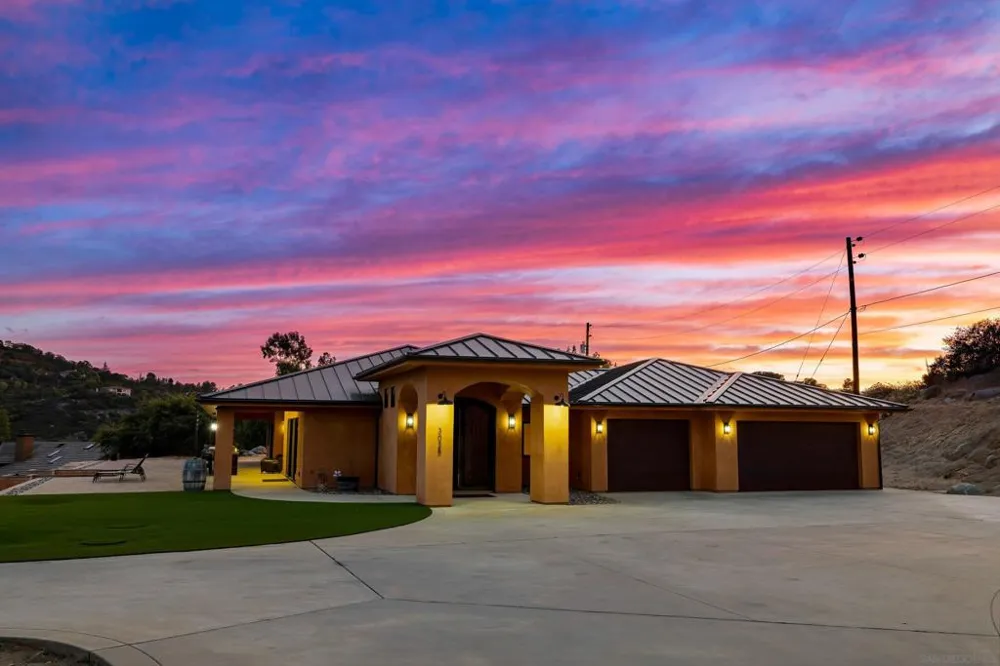 3023 Via Viejas Alpine, CA 91901