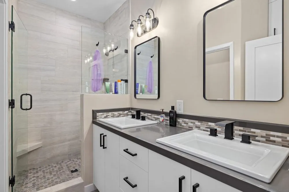 3023 Via Viejas Alpine, CA 91901