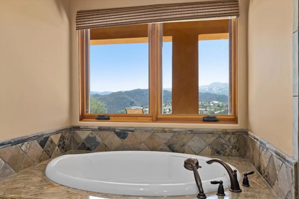 3023 Via Viejas Alpine, CA 91901