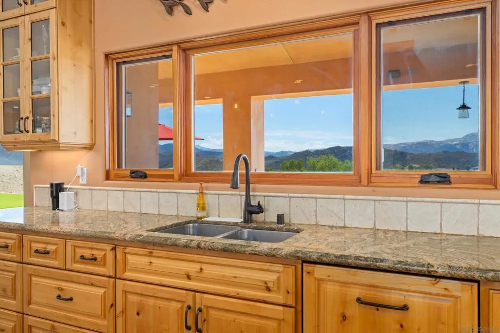 3023 Via Viejas Alpine, CA 91901