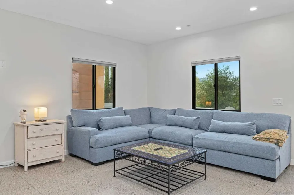 3023 Via Viejas Alpine, CA 91901