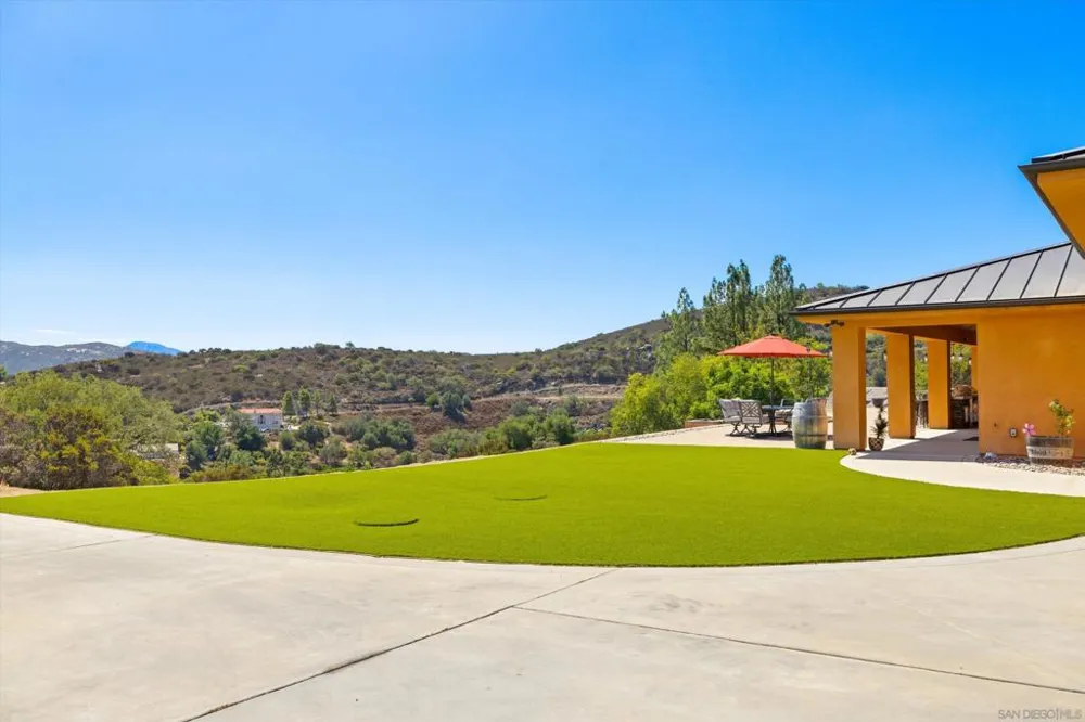 3023 Via Viejas Alpine, CA 91901