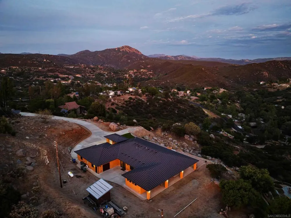 3023 Via Viejas Alpine, CA 91901