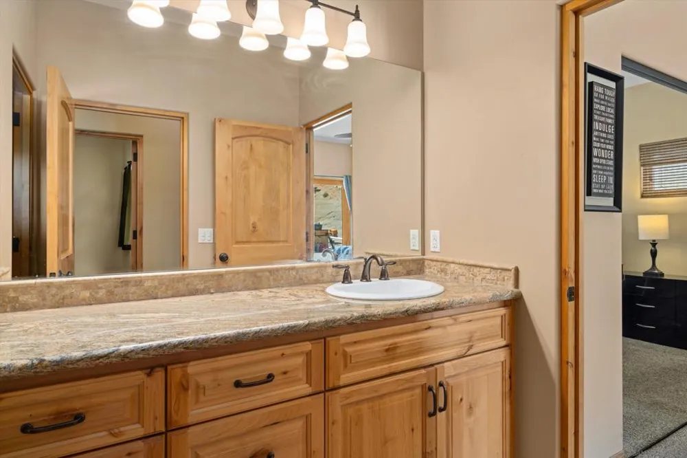 3023 Via Viejas Alpine, CA 91901