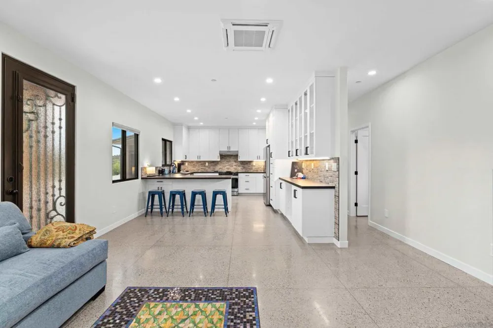 3023 Via Viejas Alpine, CA 91901
