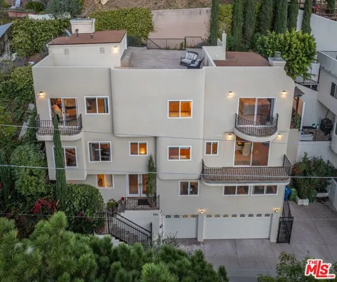 3943 Avenida Del Sol