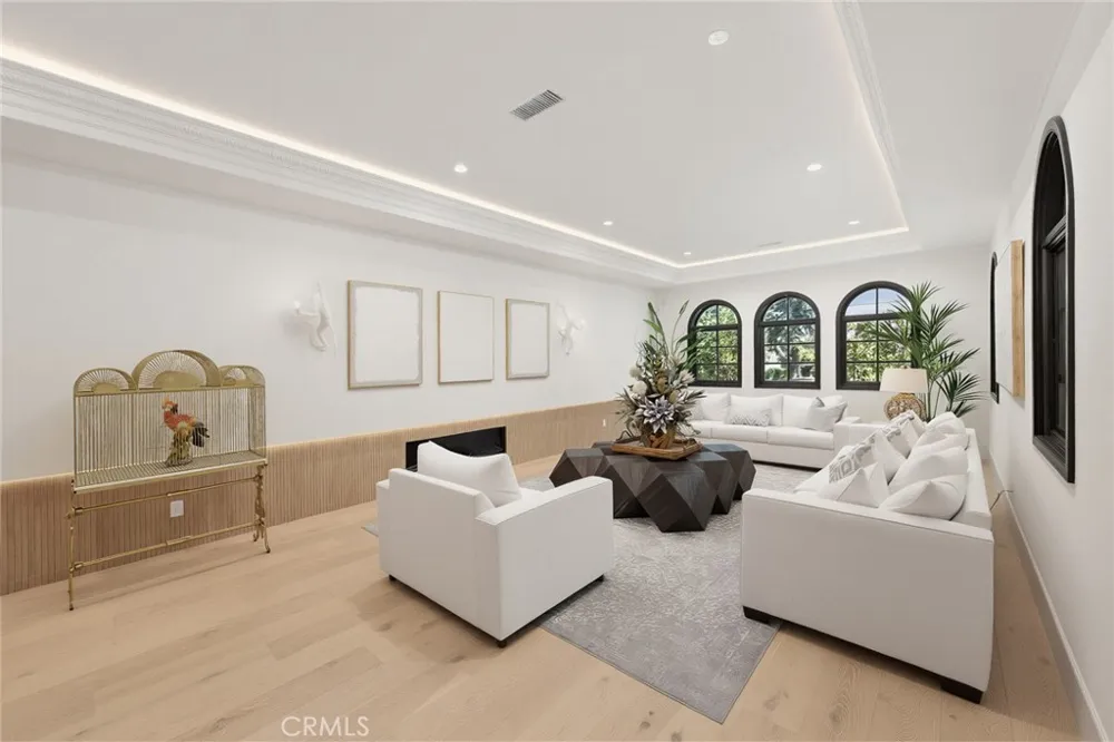 339 W Longden Avenue Arcadia, CA 91007