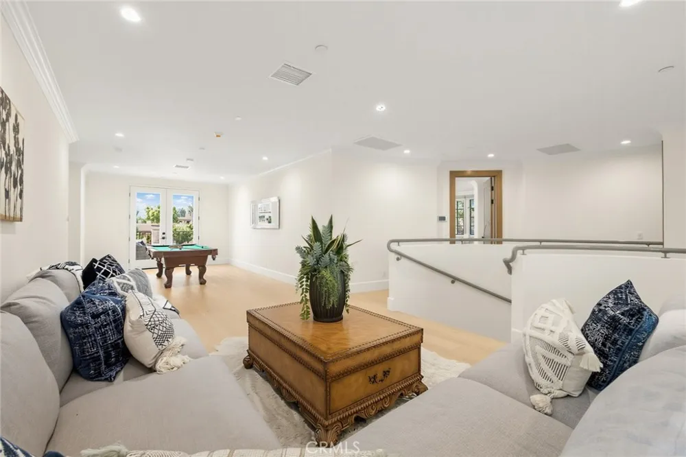 339 W Longden Avenue Arcadia, CA 91007
