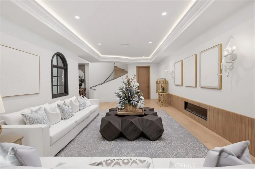 339 W Longden Avenue Arcadia, CA 91007