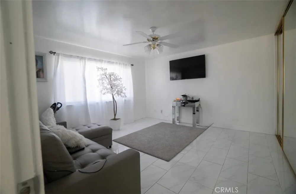 19912 Claretta Cerritos, CA 90703
