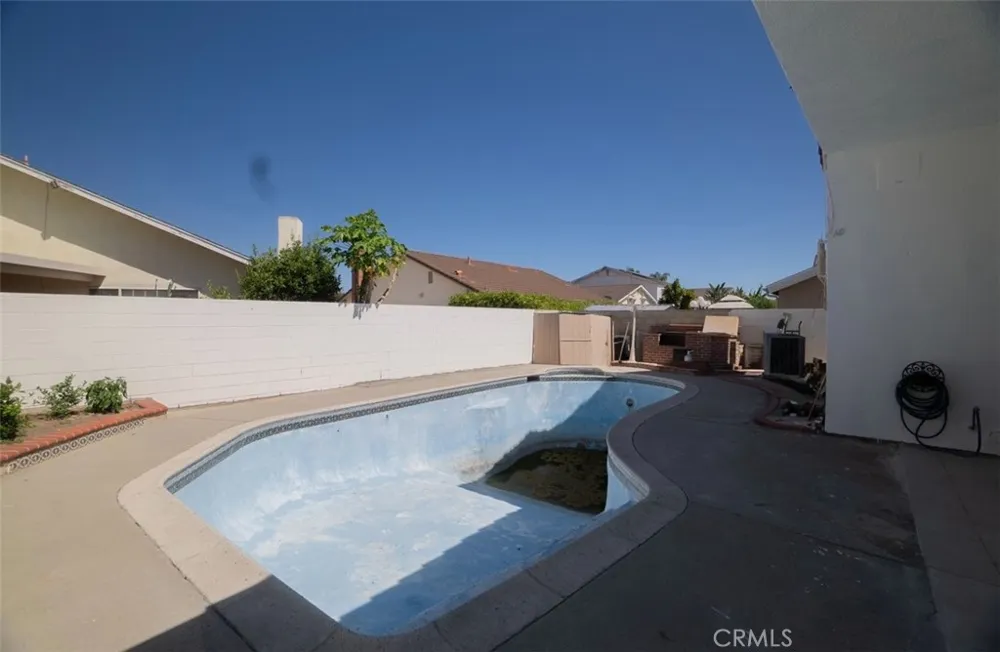19912 Claretta Cerritos, CA 90703