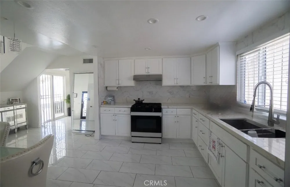19912 Claretta Cerritos, CA 90703