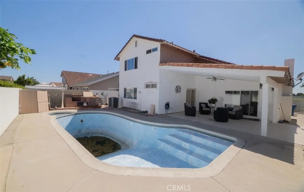 19912 Claretta Cerritos, CA 90703
