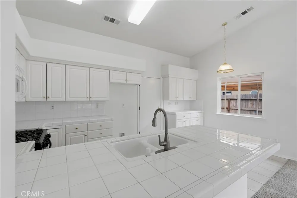 4106 E Westcott Visalia, CA 93292