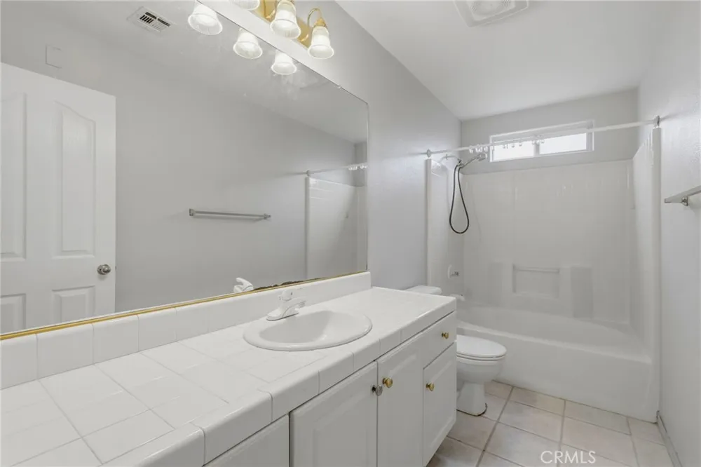 4106 E Westcott Visalia, CA 93292