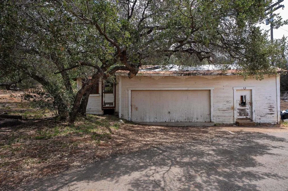 450 SUMMERHILL CT Alpine, CA 91901
