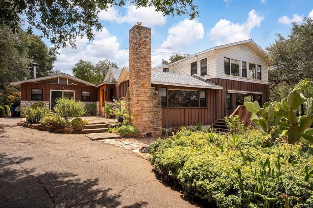 450 SUMMERHILL CT Alpine, CA 91901