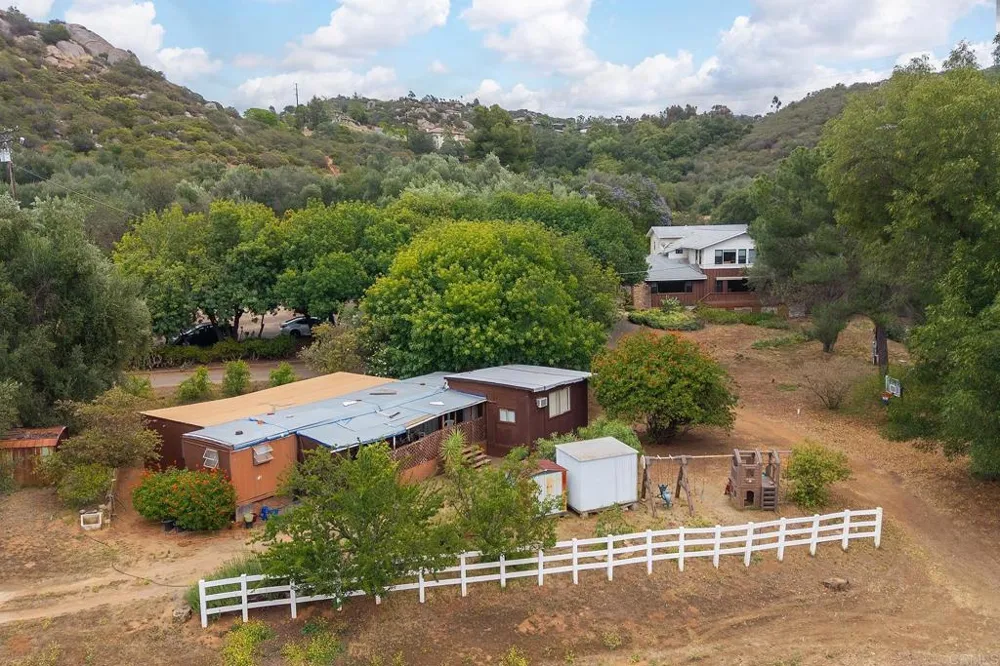 450 SUMMERHILL CT Alpine, CA 91901