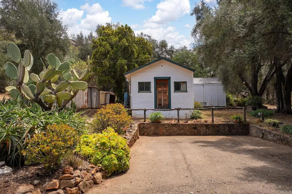 450 SUMMERHILL CT Alpine, CA 91901