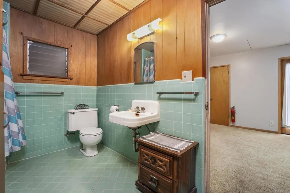 450 SUMMERHILL CT Alpine, CA 91901