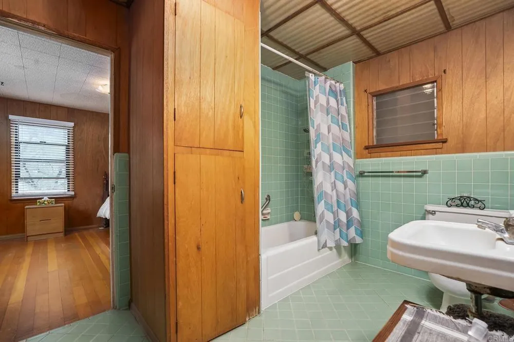 450 SUMMERHILL CT Alpine, CA 91901