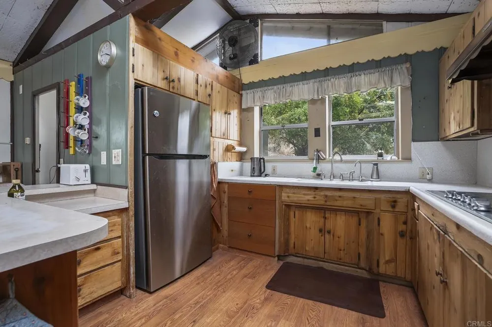 450 SUMMERHILL CT Alpine, CA 91901