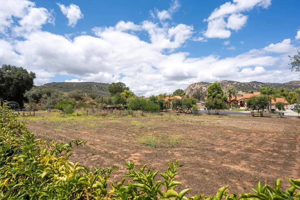 450 SUMMERHILL CT Alpine, CA 91901