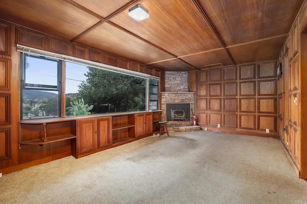 450 SUMMERHILL CT Alpine, CA 91901