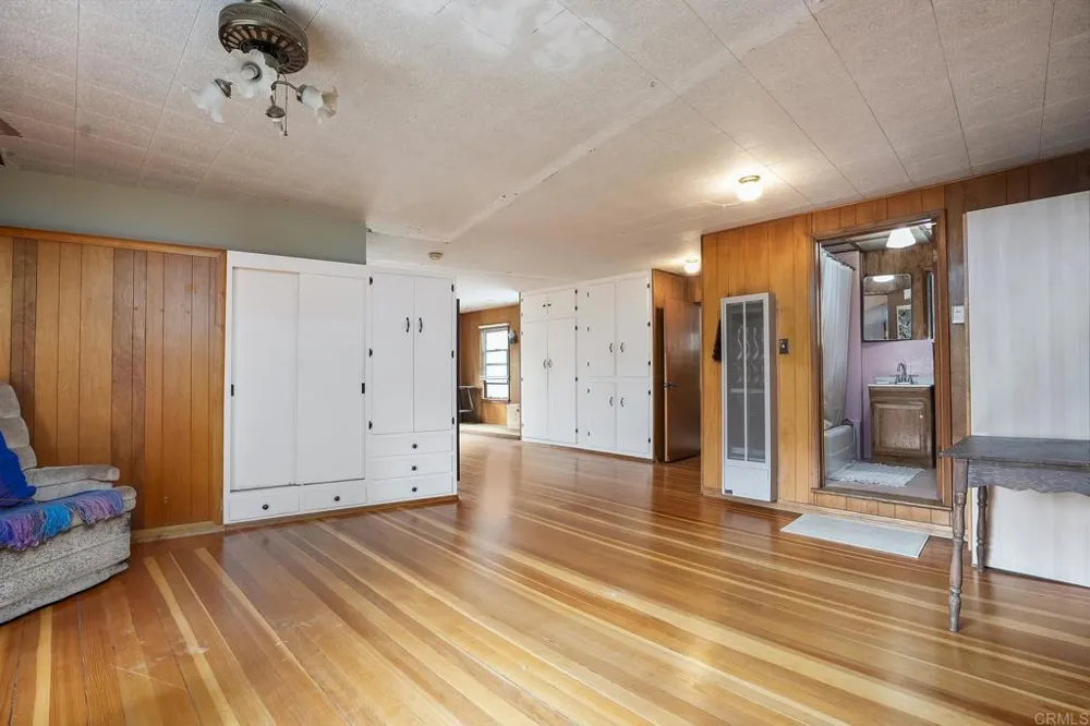 450 SUMMERHILL CT Alpine, CA 91901