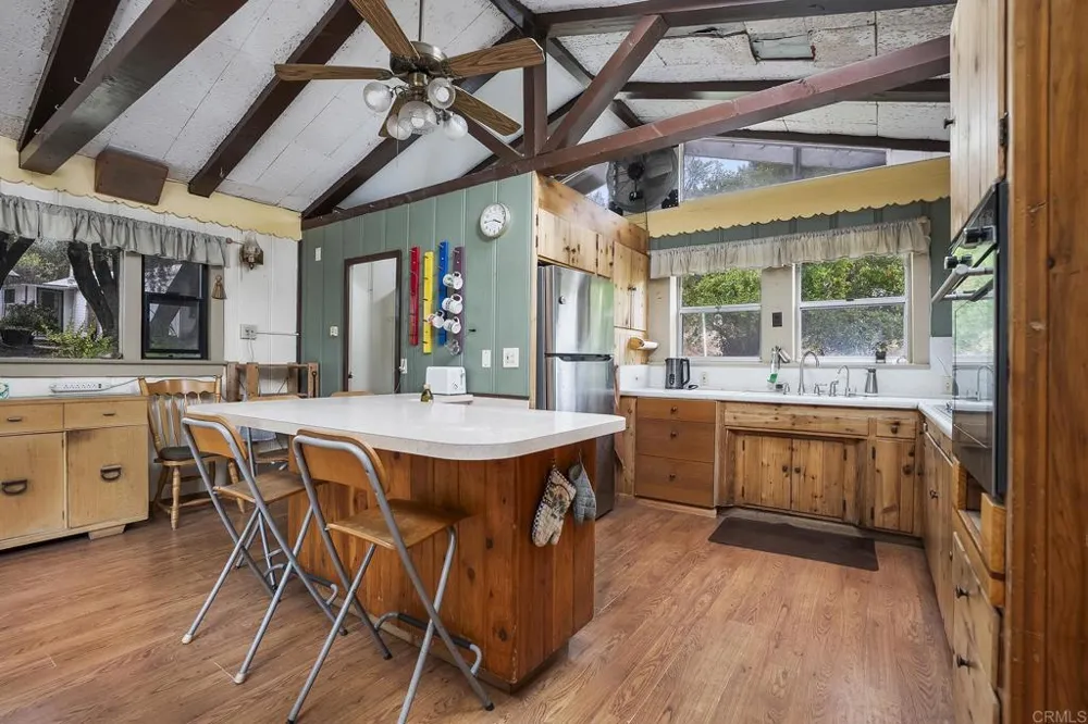 450 SUMMERHILL CT Alpine, CA 91901