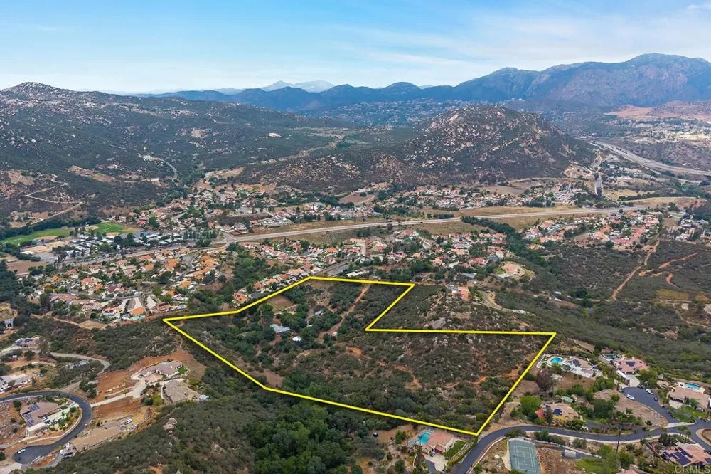 450 SUMMERHILL CT Alpine, CA 91901