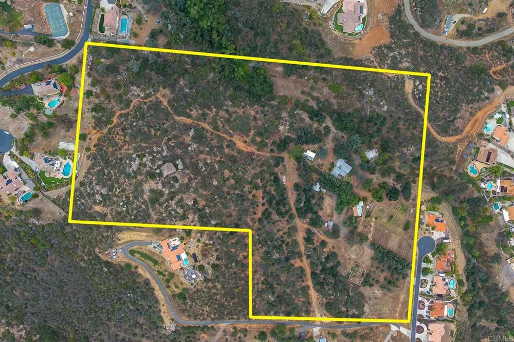 450 SUMMERHILL CT Alpine, CA 91901