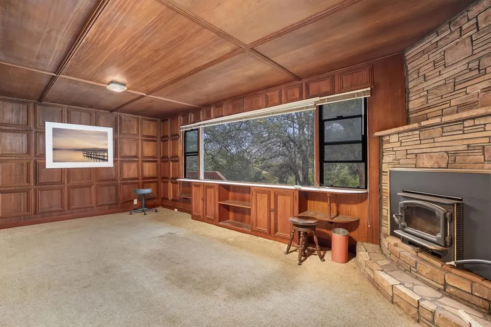 450 SUMMERHILL CT Alpine, CA 91901