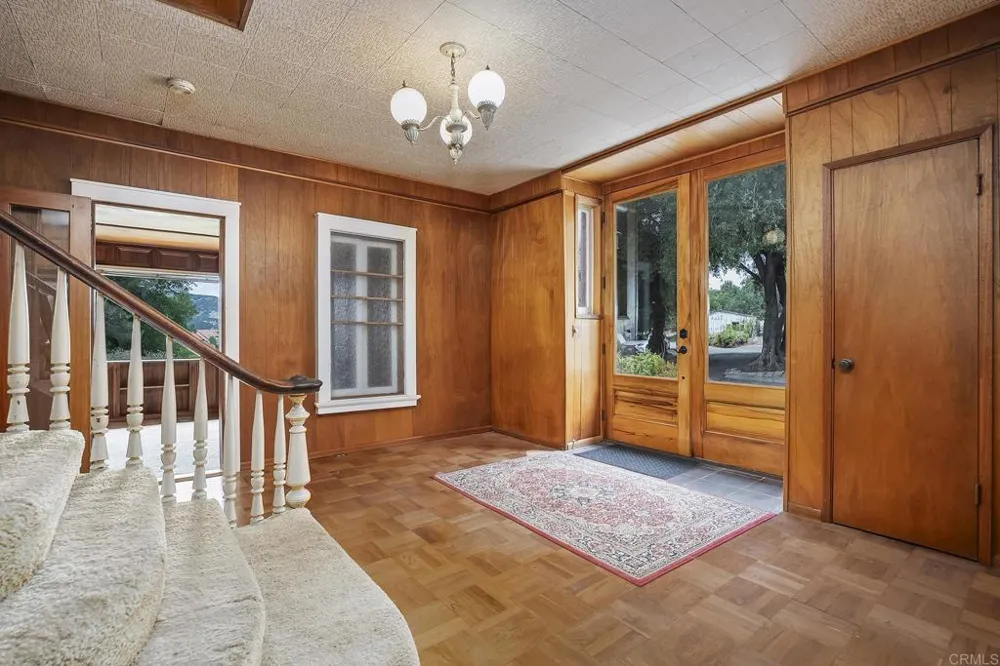 450 SUMMERHILL CT Alpine, CA 91901