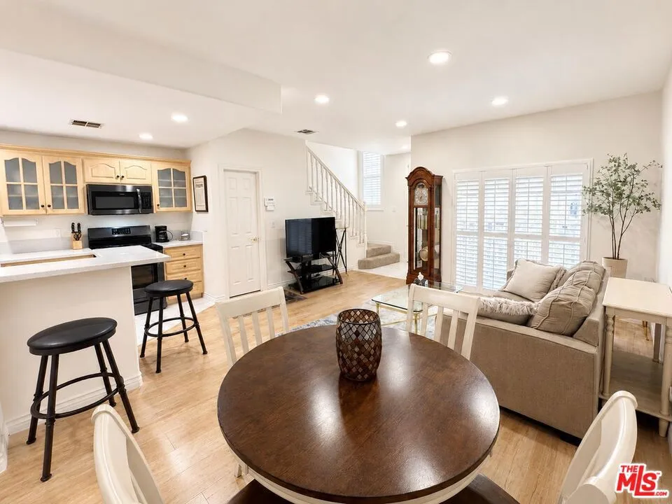 418 E Hardy Street #2 Inglewood, CA 90301
