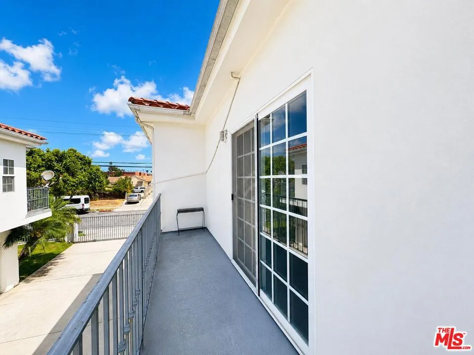418 E Hardy Street #2 Inglewood, CA 90301