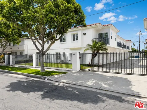 418 E Hardy Street #2