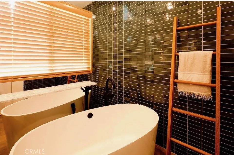 217 8th Place Manhattan Beach, CA 90266