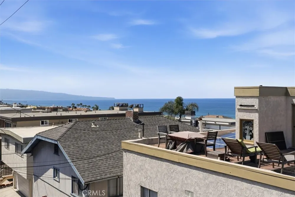 217 8th Place Manhattan Beach, CA 90266