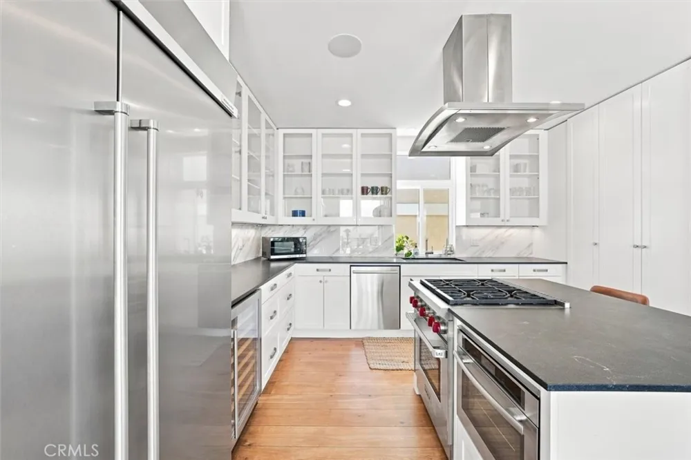 217 8th Place Manhattan Beach, CA 90266