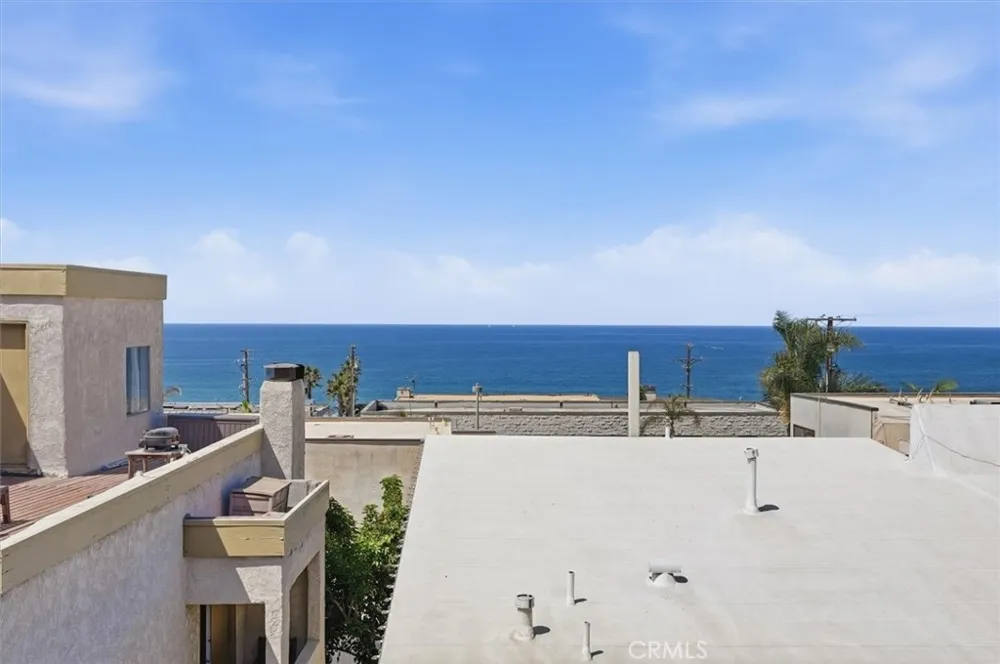 217 8th Place Manhattan Beach, CA 90266