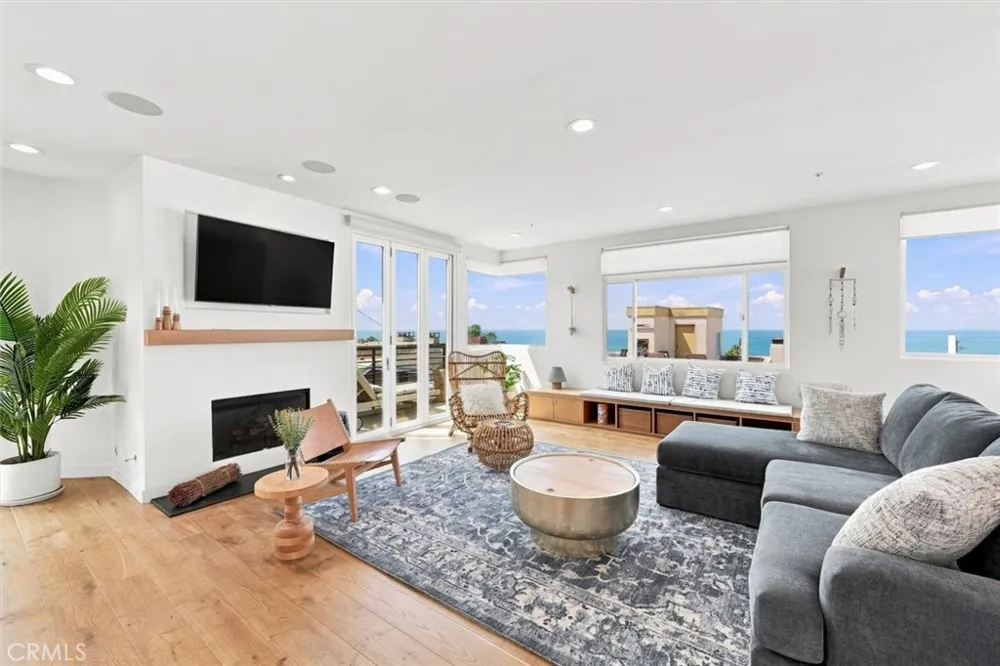 217 8th Place Manhattan Beach, CA 90266