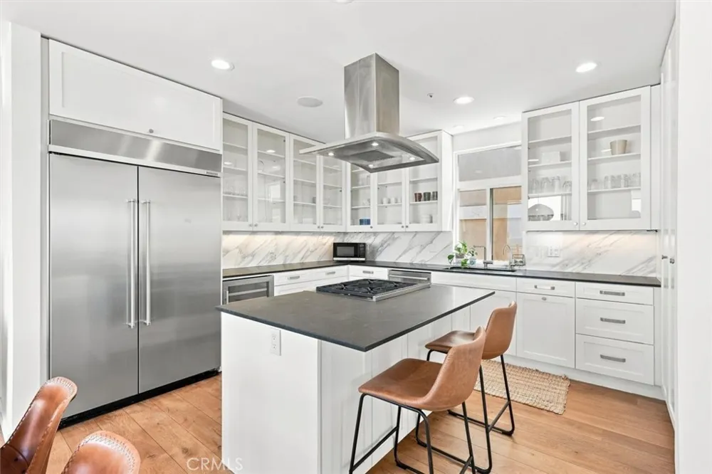 217 8th Place Manhattan Beach, CA 90266