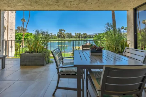 910 Island Drive #207