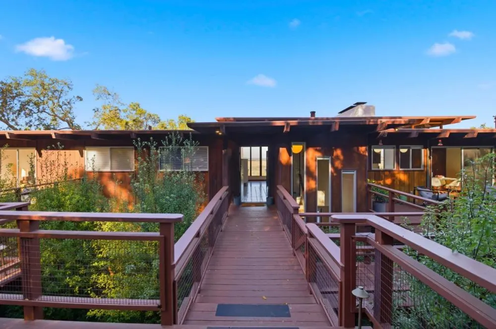 410 Conil Way Portola Valley, CA 94028