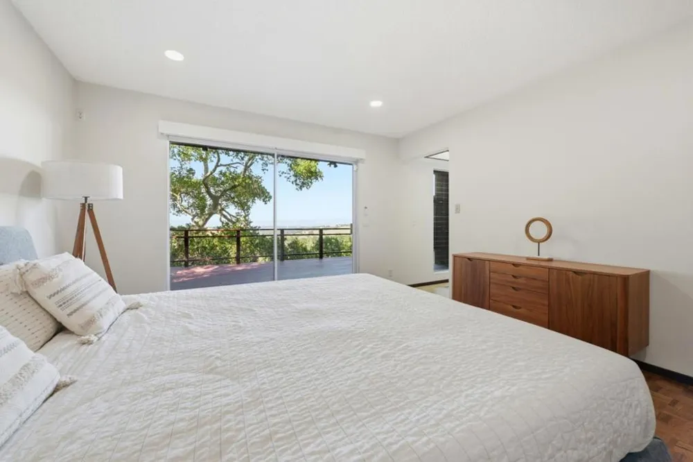 410 Conil Way Portola Valley, CA 94028